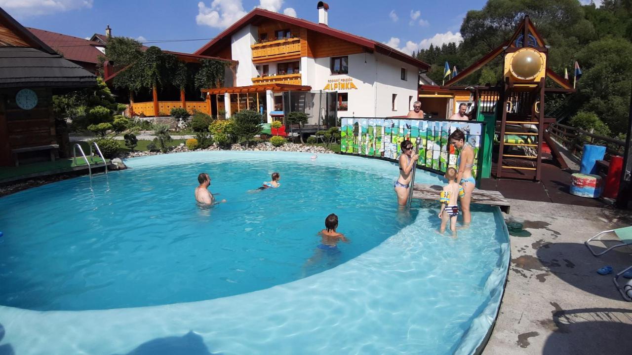 Rodinné apartmány Alpinka Ócsad Kültér fotó